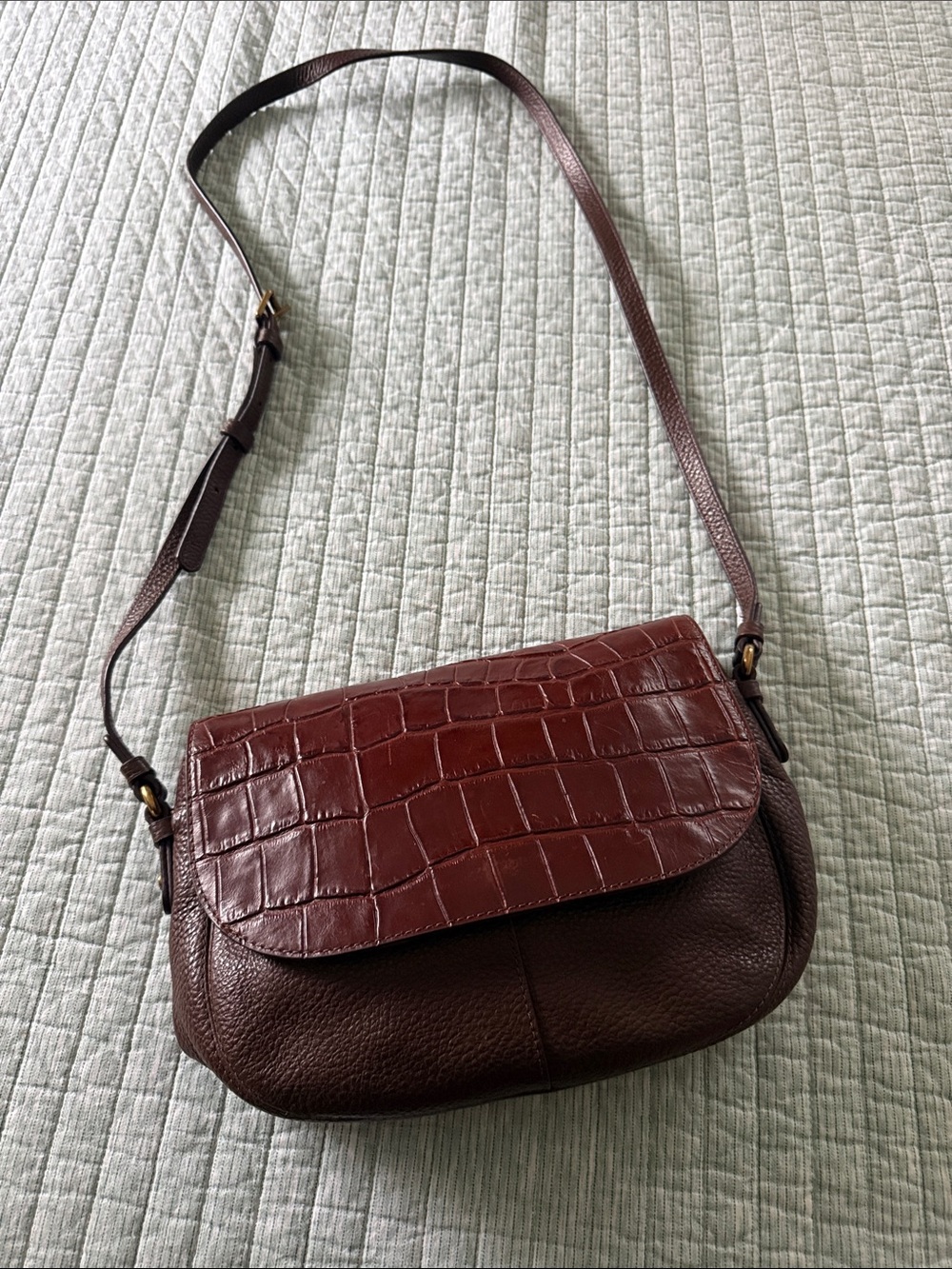 Fossil Classic Croc-Accent Brown Leather Crossbody Bag